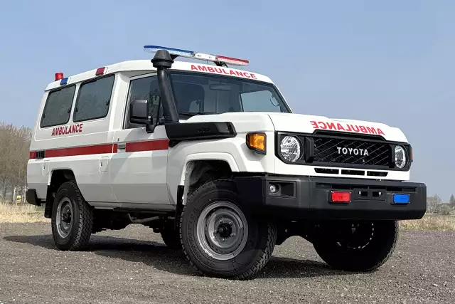 Toyota Land Cruiser HZJ78 4x4 Ambulance