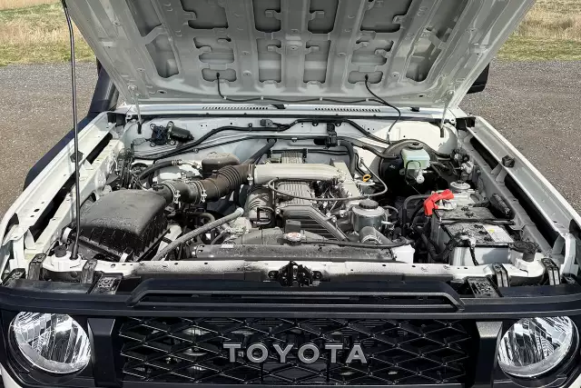 Toyota Land Cruiser HZJ78 4x4 Ambulance