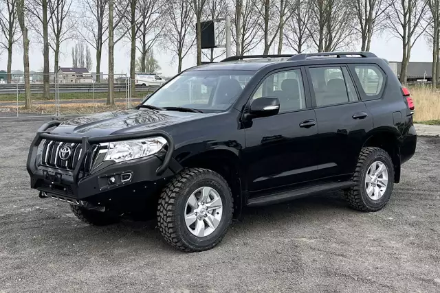 Toyota Prado TXL AT 4x4 Sports Utility Vehicle (SUV)