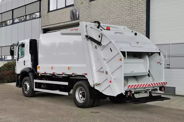 Volkswagen Constellation 17.250 BB CH 4x2 Garbage Collector