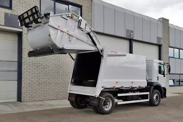 Volkswagen Constellation 17.250 BB CH 4x2 Garbage Collector