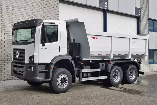 Volkswagen Constellation 31.320 BB CH 6x4 Tipper Truck