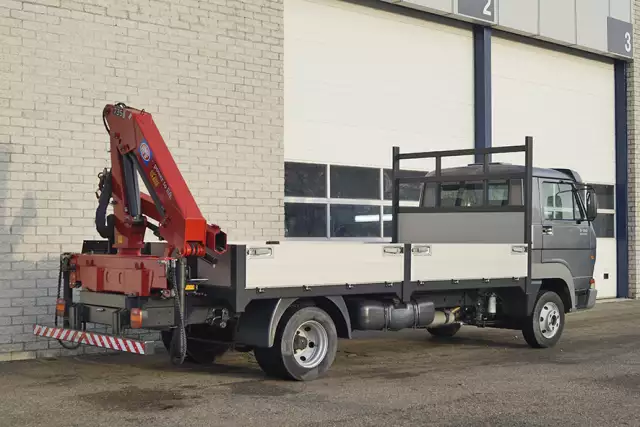 Volkswagen Delivery 9-150 HMF 735K1 4x2 Flatbed with Crane