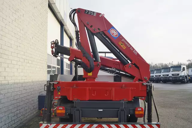 Volkswagen Delivery 9-150 HMF 735K1 4x2 Flatbed with Crane