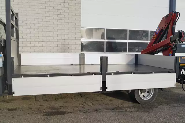 Volkswagen Delivery 9-150 HMF 735K1 4x2 Flatbed with Crane
